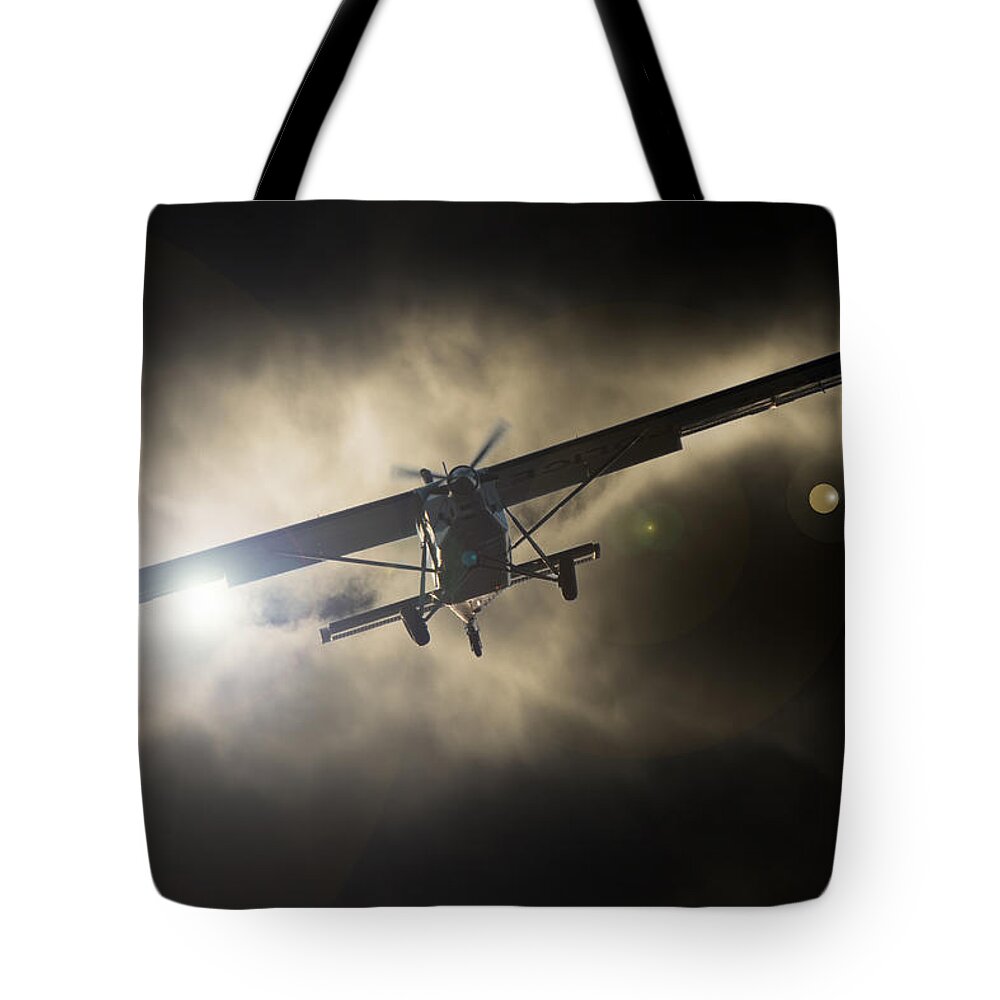 Airplane Tote Bag featuring the photograph Wings by Paul Job