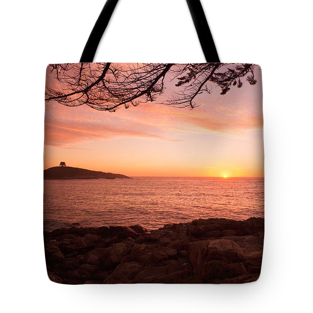 South America Tote Bag featuring the photograph Zapallar Sunset by Kent Nancollas