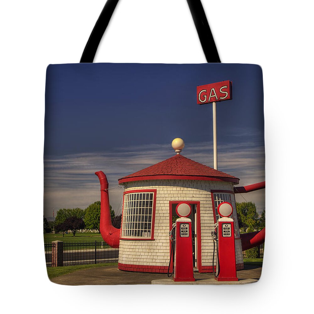 Zillah Tote Bag featuring the photograph Zillah Teapot Dome Service Station by Mark Kiver