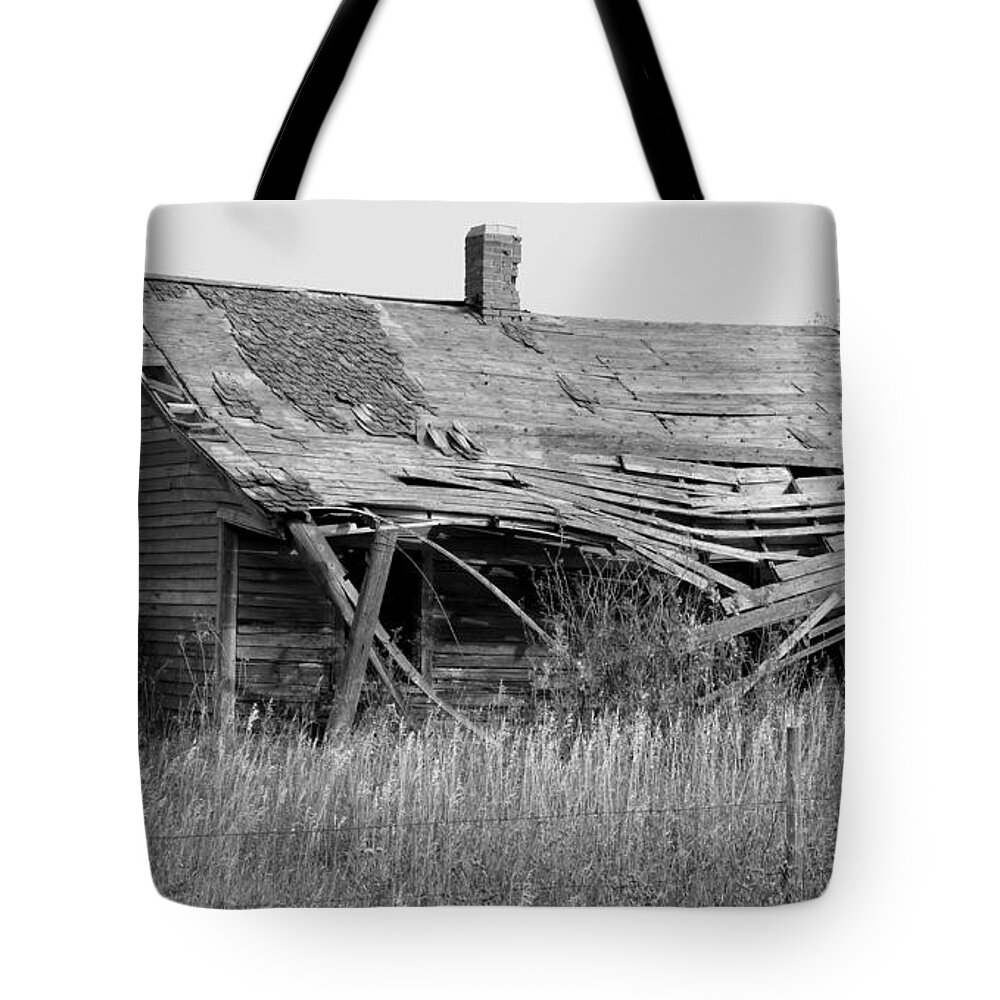 abandoned Buildings Tote Bag featuring the photograph Abandoned House in Monochrome #2 by Jim Sauchyn