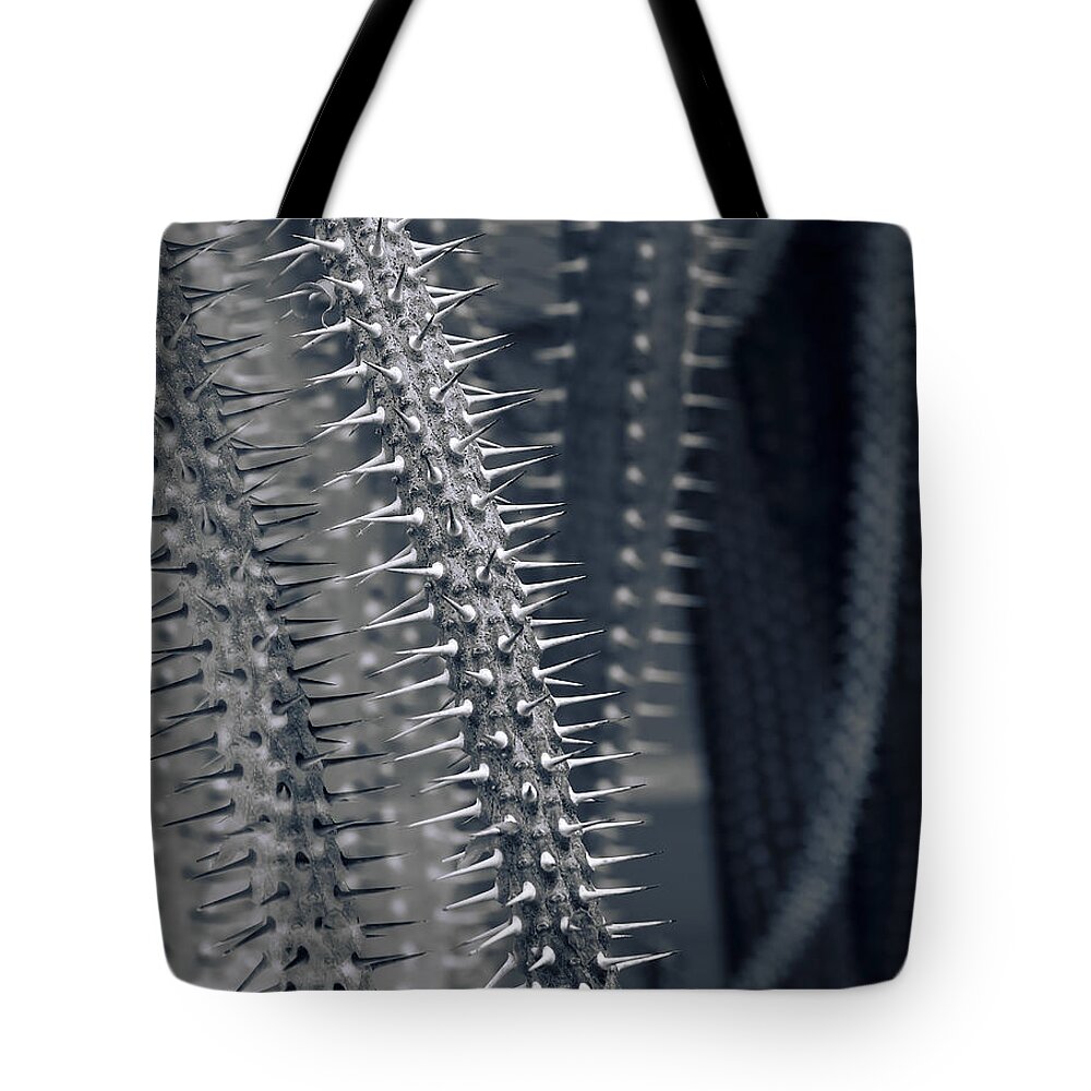 Abstract Tote Bag featuring the photograph Alien Encounter by Wayne Sherriff