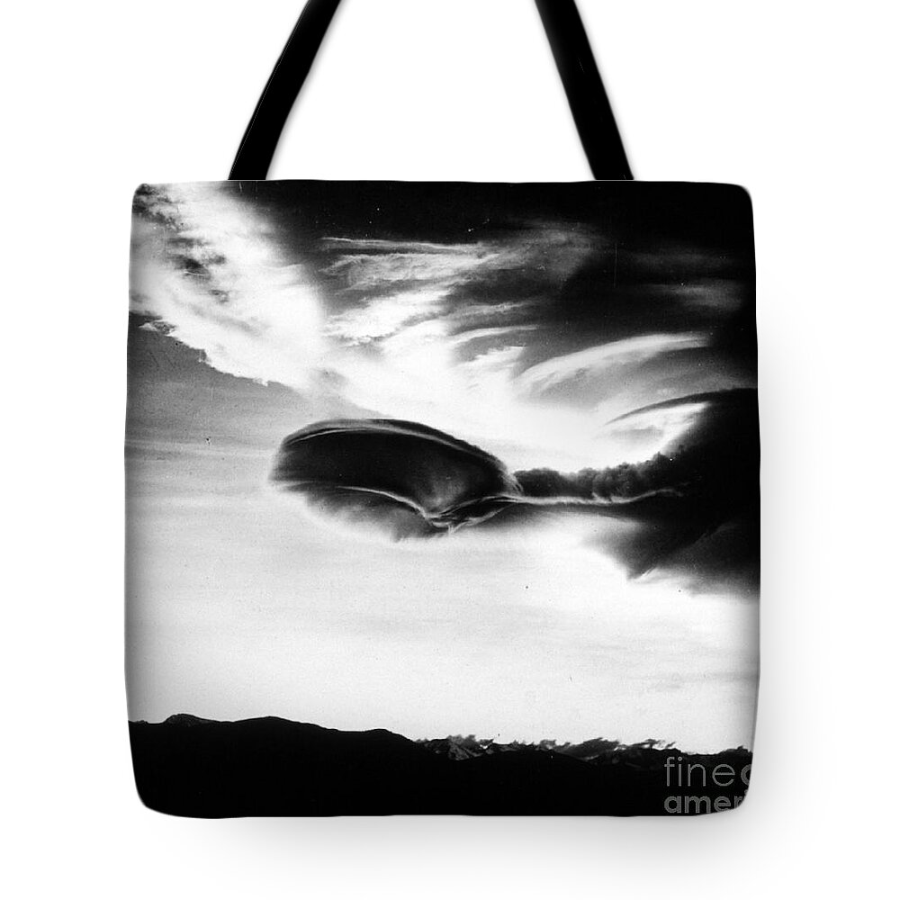 Science Tote Bag featuring the photograph Altocumulus Lenticularis Cloud by Science Source