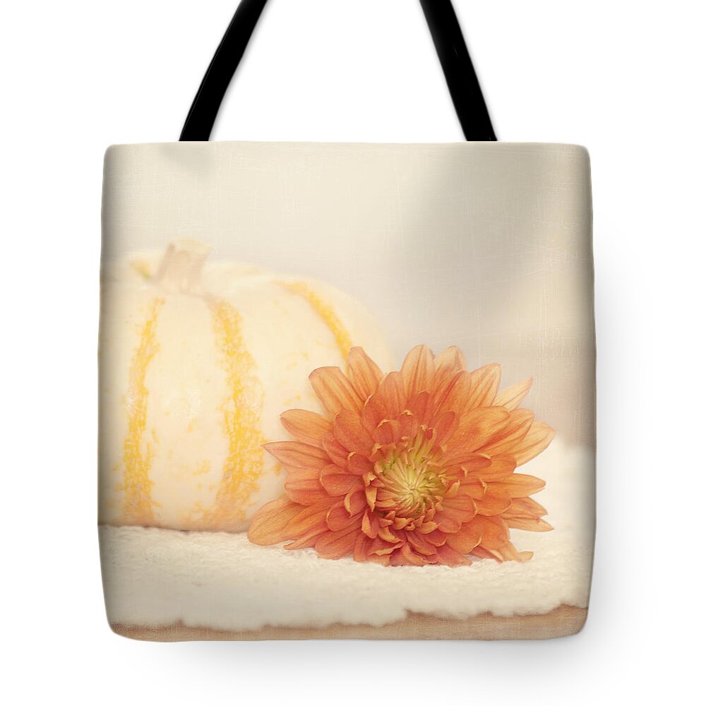 Pumpkin Tote Bag featuring the photograph Autumn Splendor by Kim Hojnacki