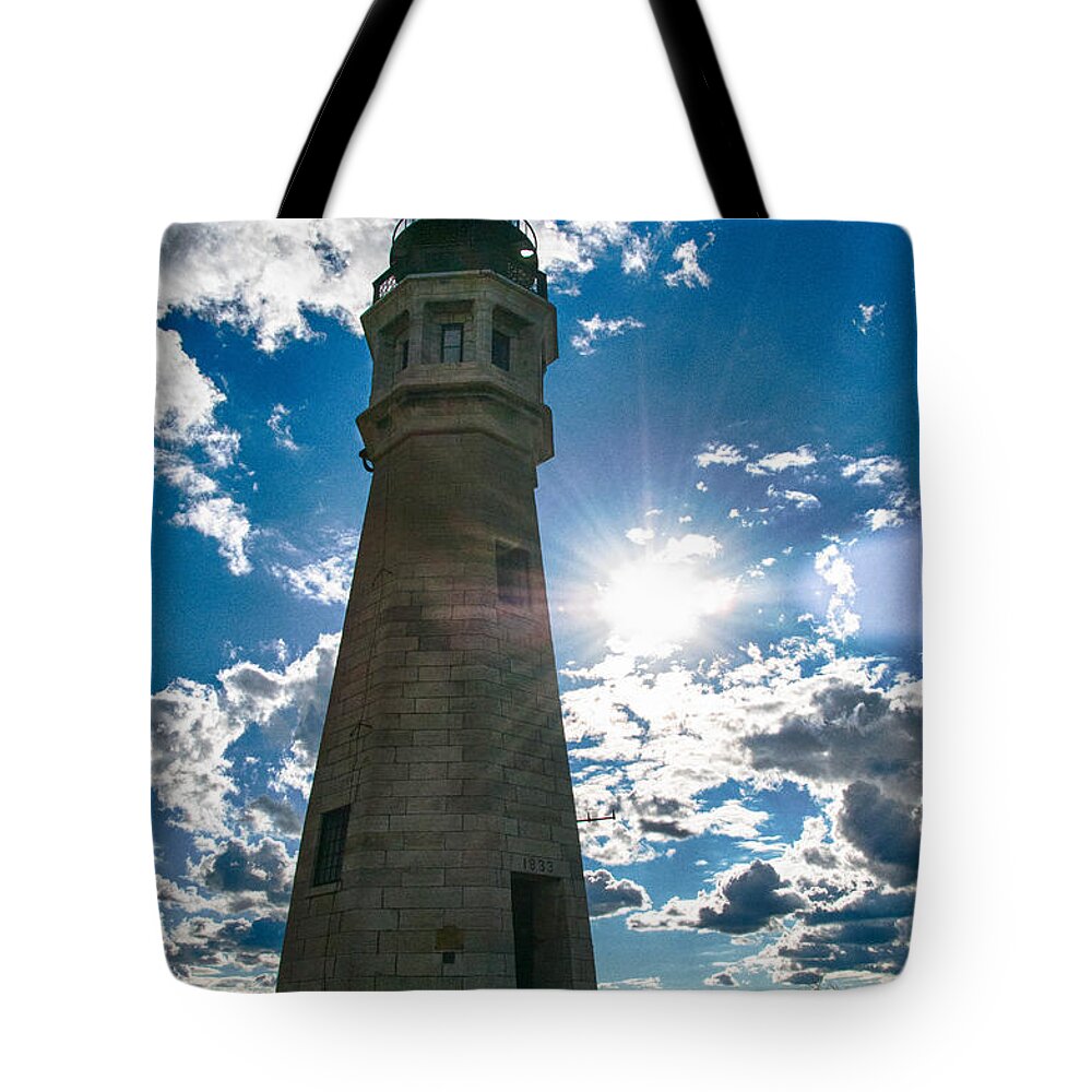 Buffalo Tote Bag featuring the photograph Buffalo LIghthouse 15717c by Guy Whiteley
