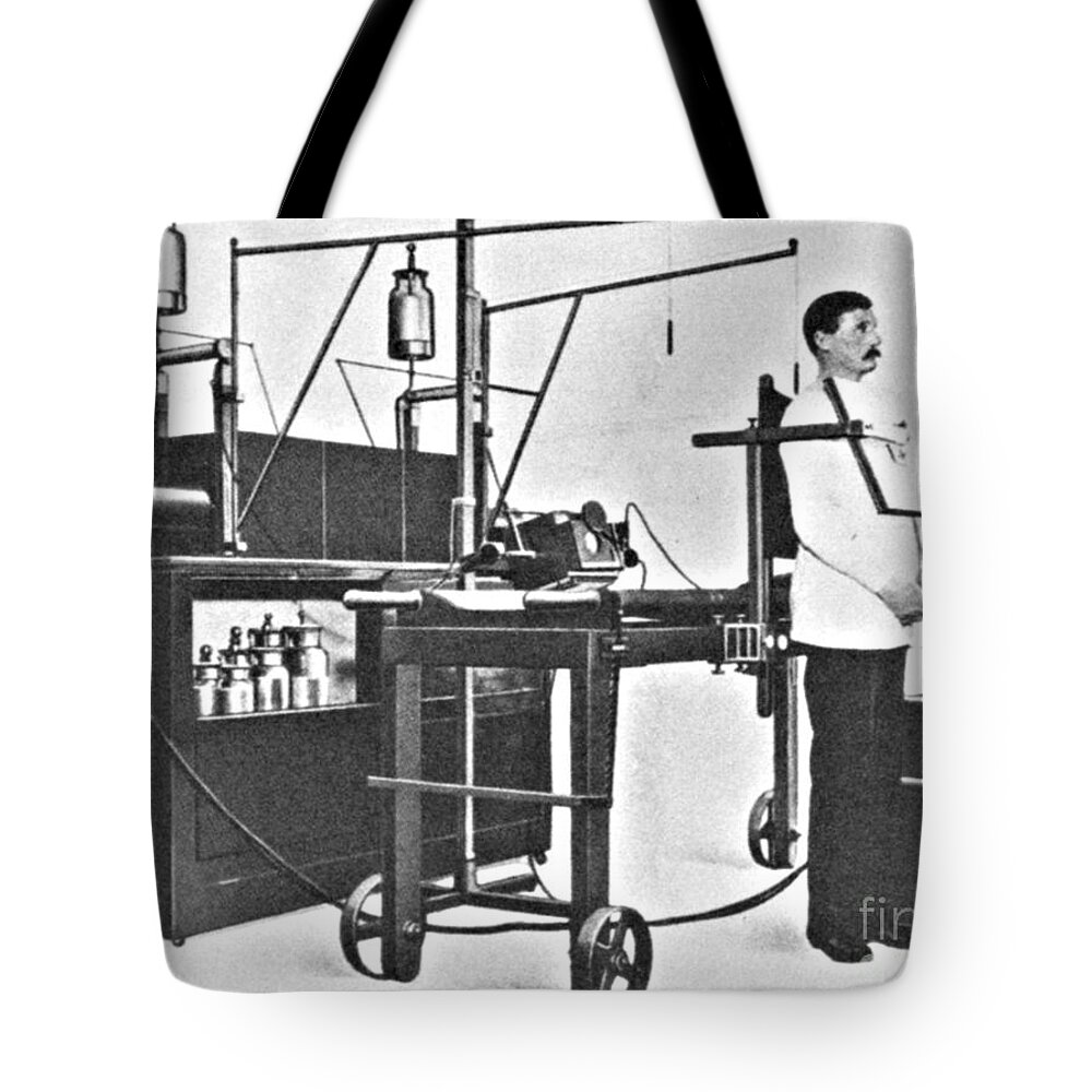 Science Tote Bag featuring the photograph Early 20th Century X-ray Machine by Science Source