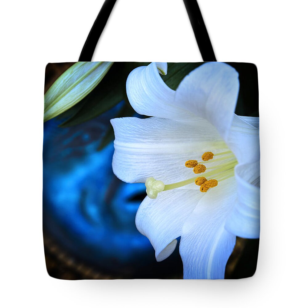 Lily Tote Bag featuring the photograph Eclipse With A Lily by Steven Sparks