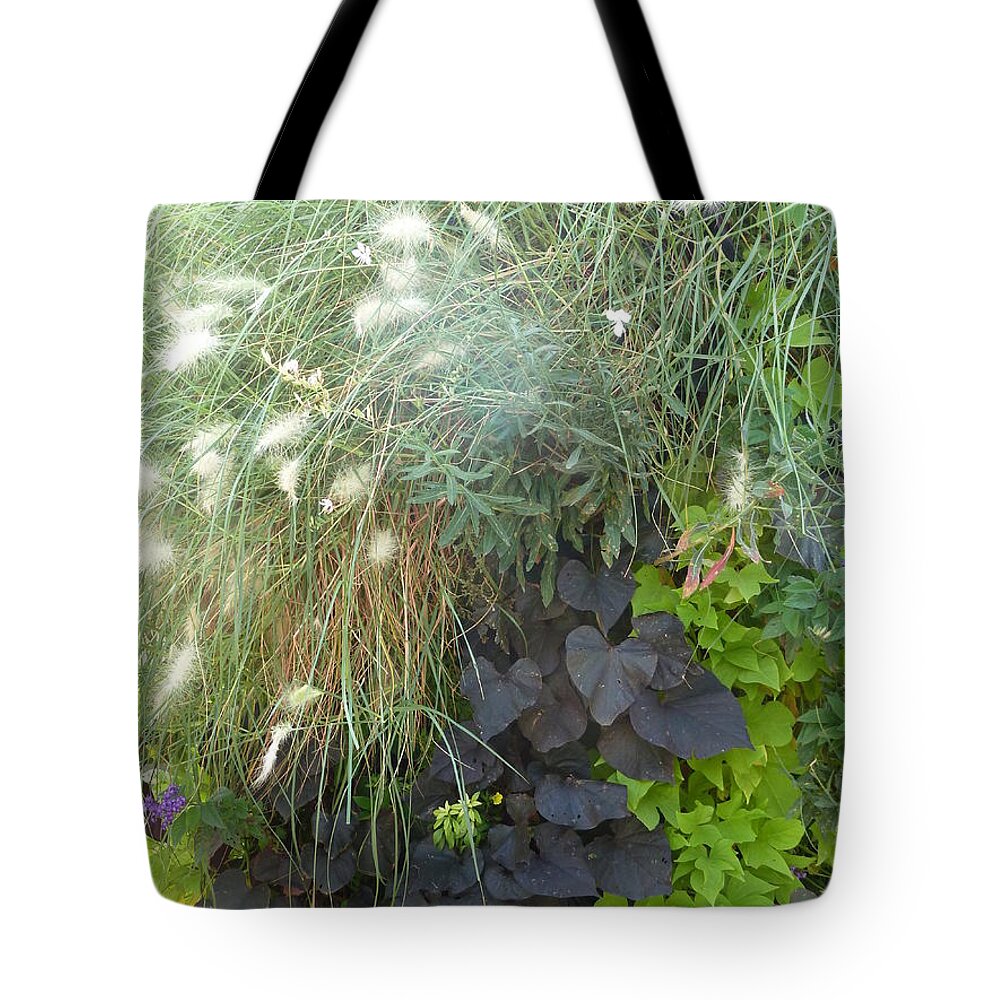  Tote Bag featuring the photograph Floral life by Rogerio Mariani