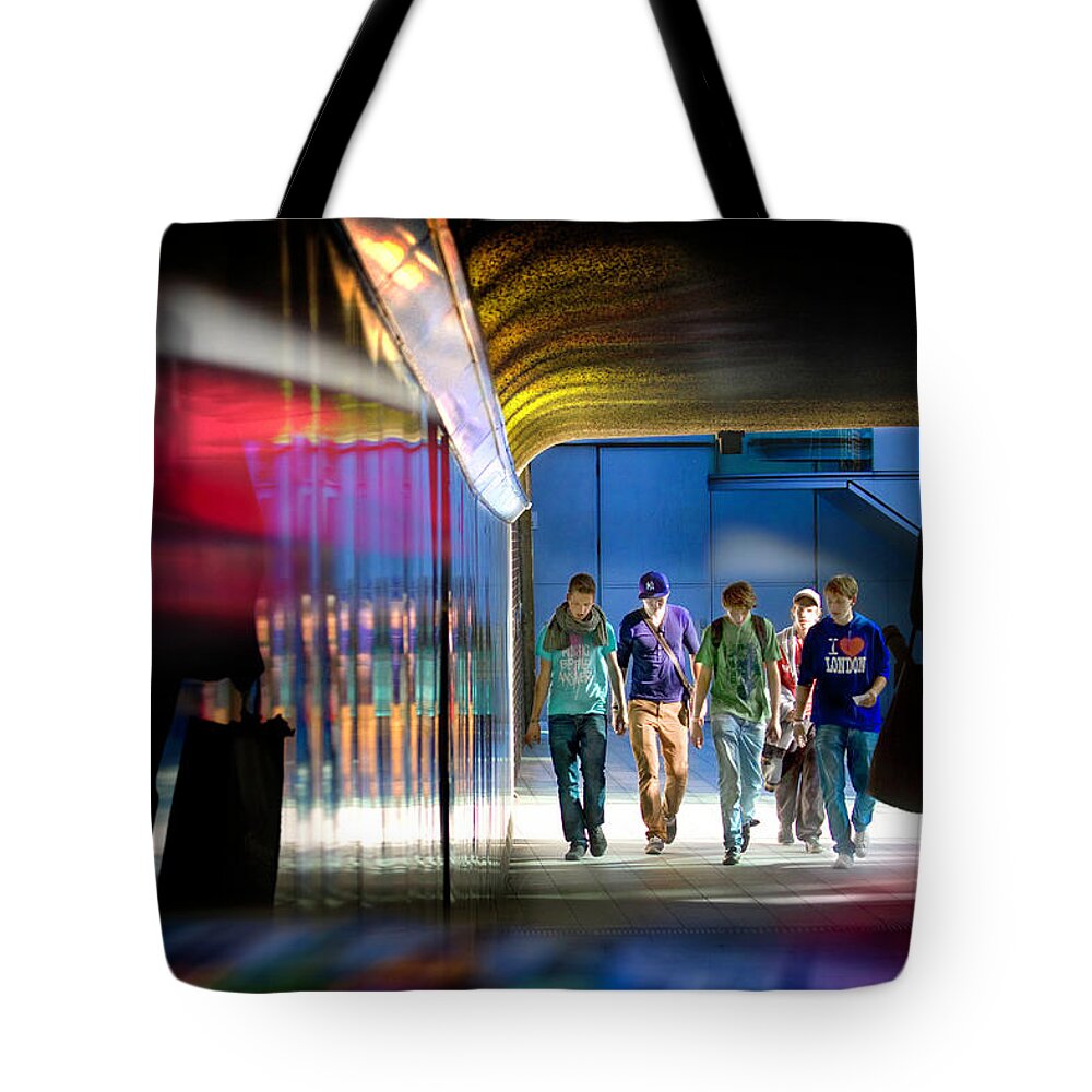 London Tote Bag featuring the photograph Going Places by Richard Piper