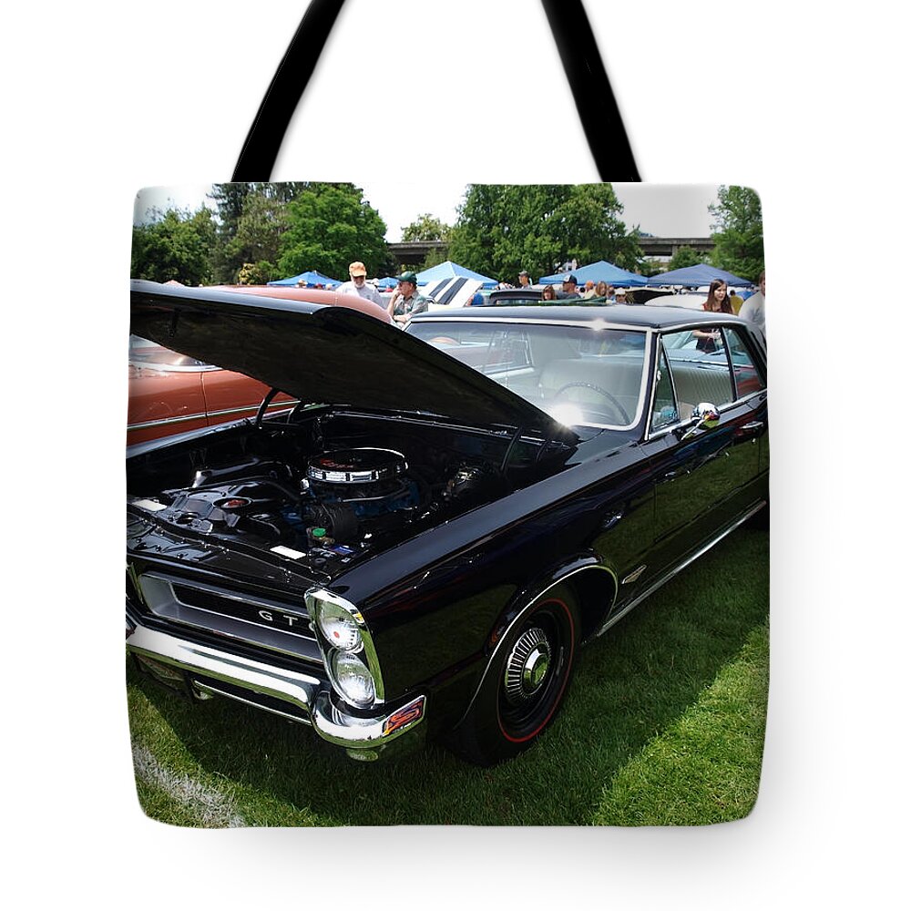 Car Tote Bag featuring the photograph GTO by Teri Schuster