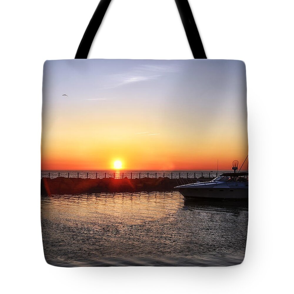 Fishing Boat Tote Bag featuring the photograph Heading Back by Mark Papke