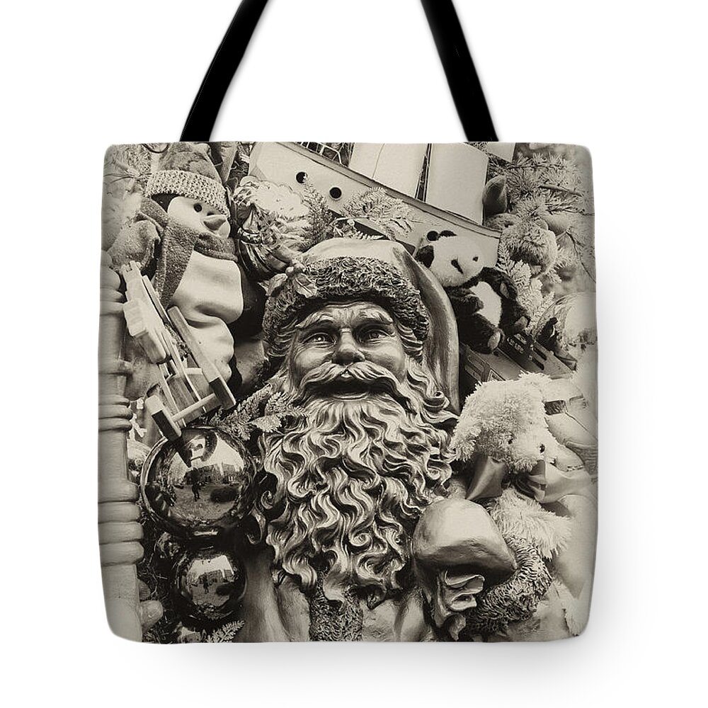 Santa Tote Bag featuring the photograph Here Comes Santa Claus by Bill Cannon