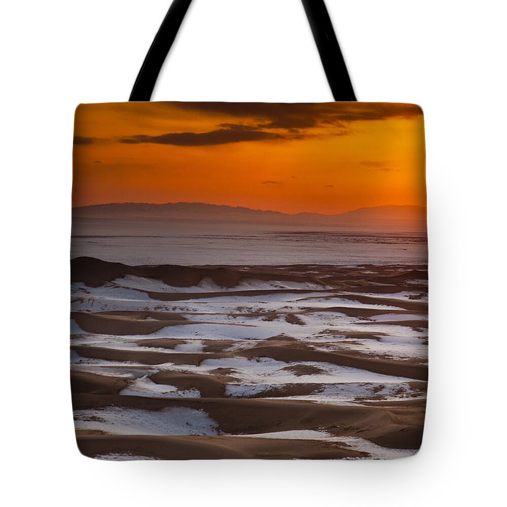 00481645 Tote Bag featuring the photograph Khongor Sand Dunes In Winter Gobi by Colin Monteath