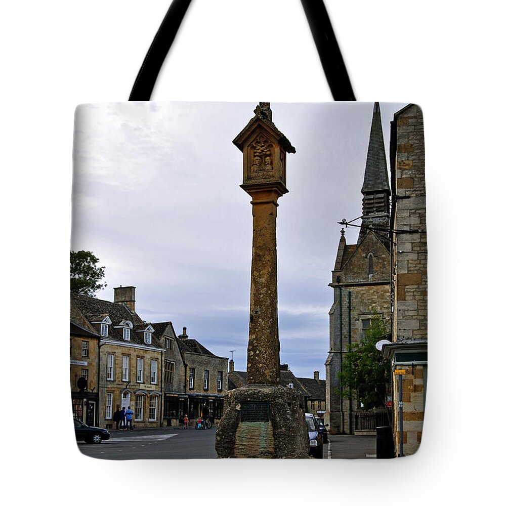The Cotswolds Tote Bag featuring the photograph Market Cross - Stow-on-the-Wold by Rod Johnson