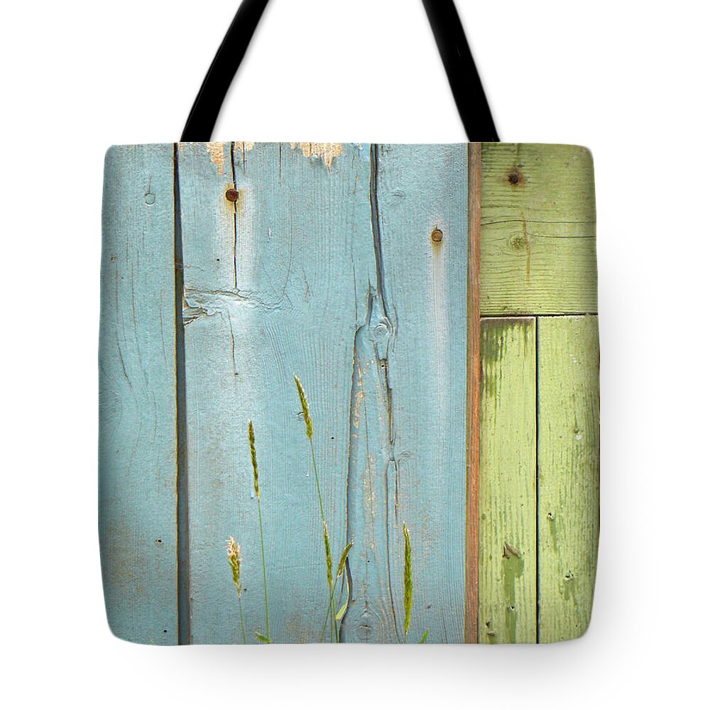 Abstract Tote Bag featuring the photograph Missing Link by Pamela Patch