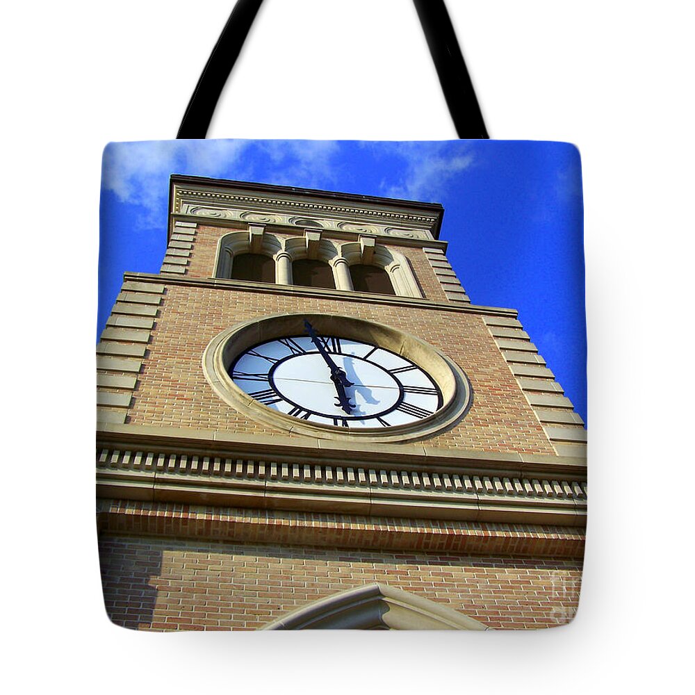 Pittsburg Prayer Tower Tote Bag featuring the photograph Prayers Lifted Up To Heaven by Kathy White