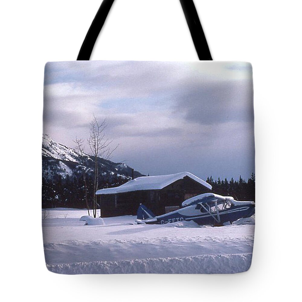 Airplanes Tote Bag featuring the photograph Anyone got a shovel? by Mark Alan Perry