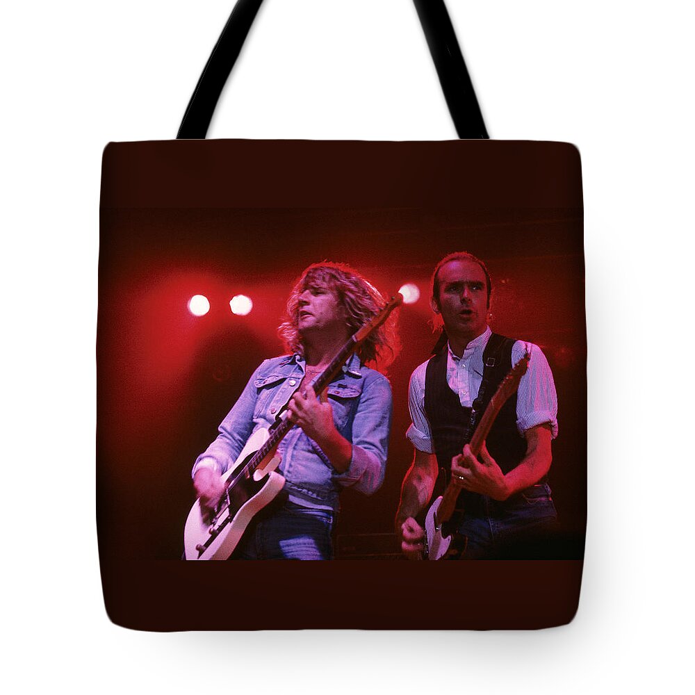 Status Quo Tote Bag featuring the photograph Status Quo by Dragan Kudjerski