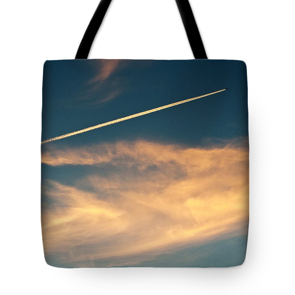 Jet Tote Bag featuring the photograph Up and Away by Glenn Gordon