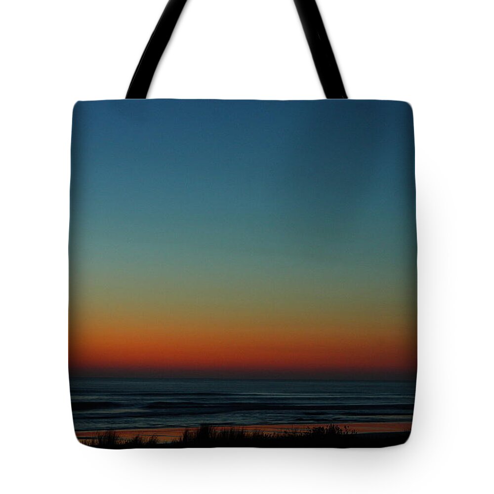 Atlantic Coast Tote Bag featuring the photograph Venus And Atlantic Before Sunrise by Daniel Reed