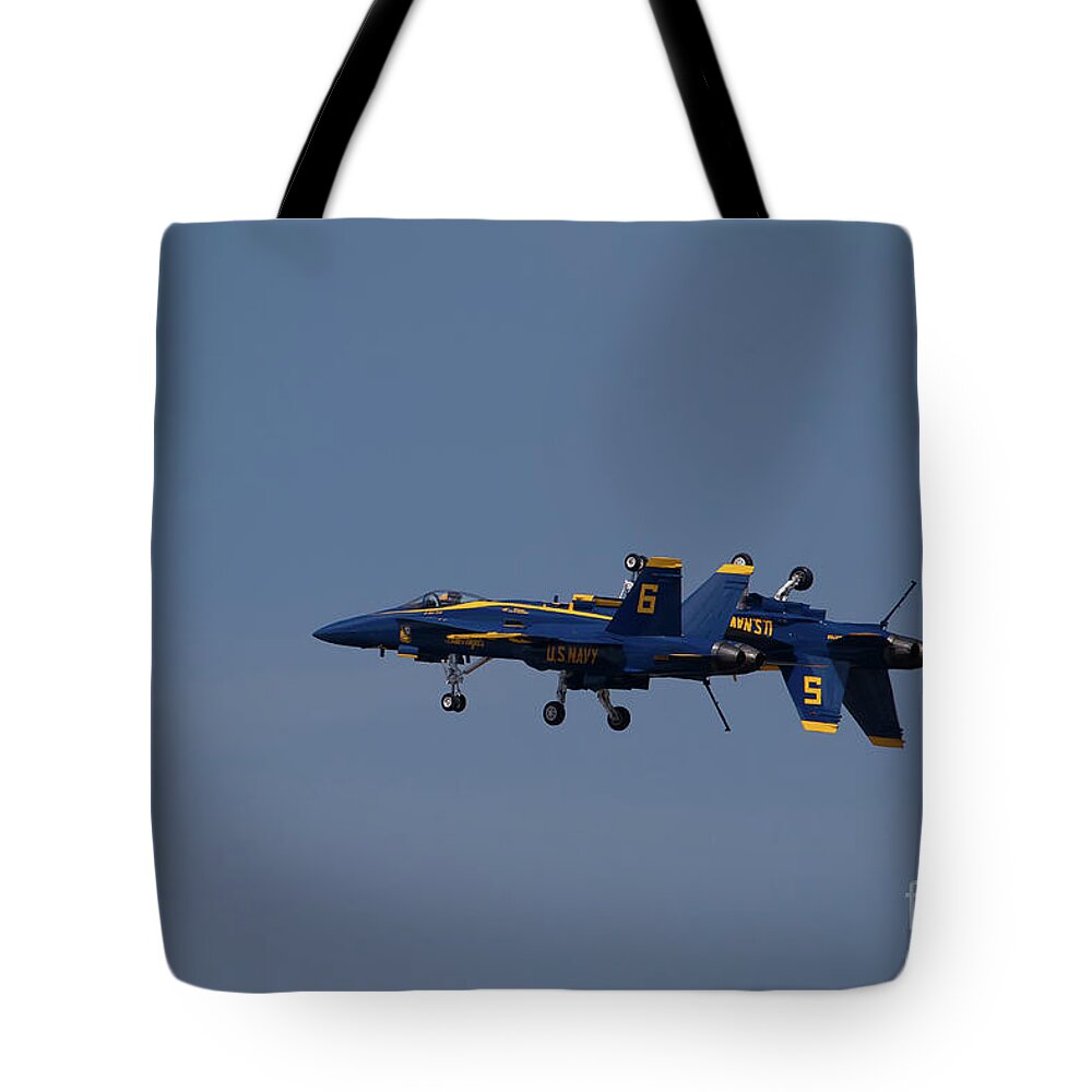 Airshow Tote Bag featuring the photograph Which Way Up by Sue Karski