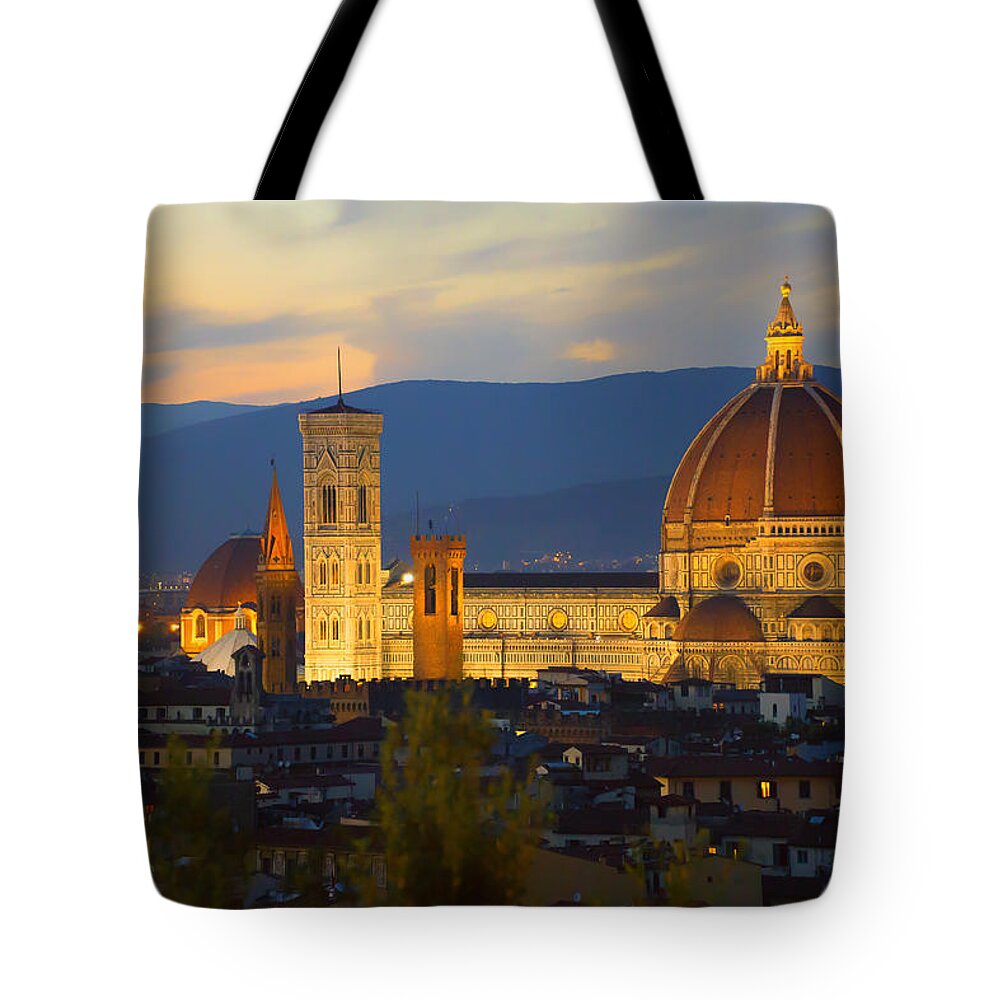 Autumn Tote Bag featuring the photograph Duomo di Firenze by Weir Here And There