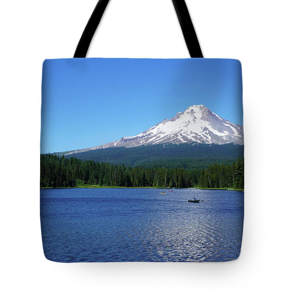 Oregon Tote Bag featuring the photograph A Must See #1 by Ric Schafer