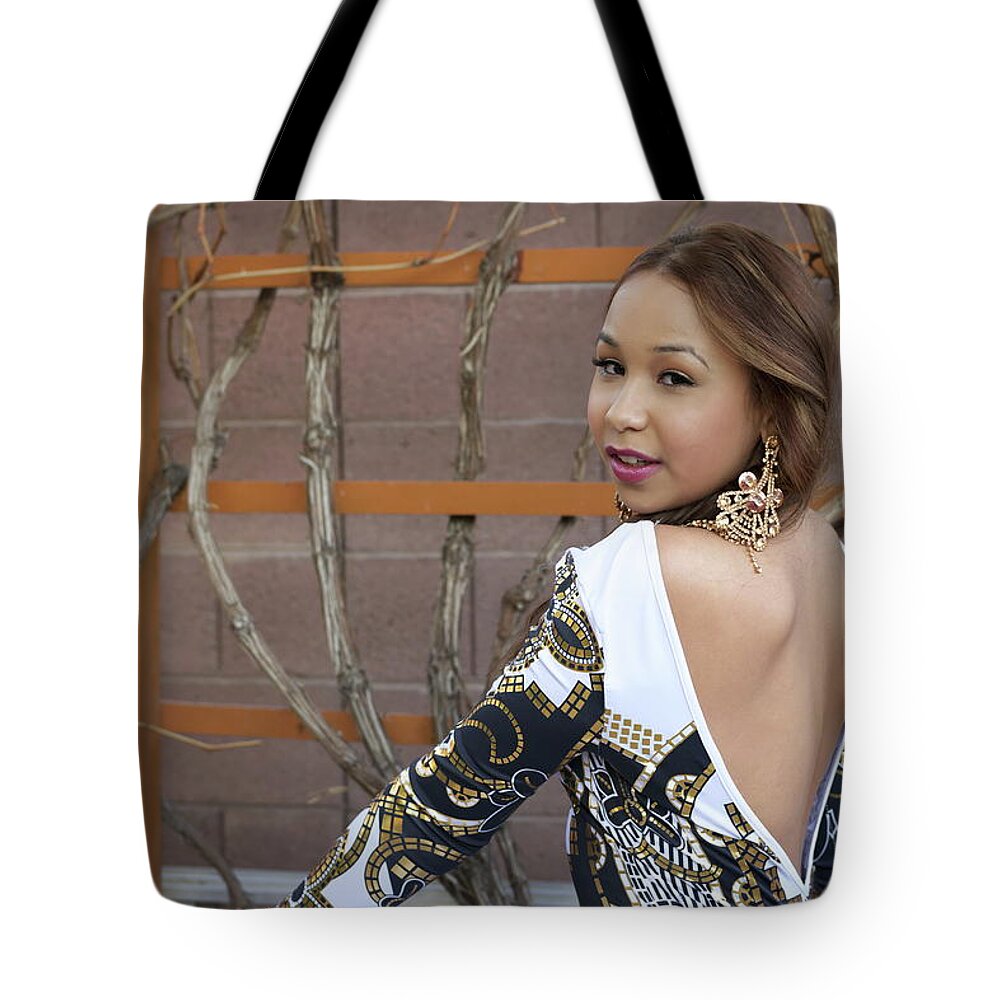  Tote Bag featuring the photograph Baby Back Cathy by Carl Wilkerson
