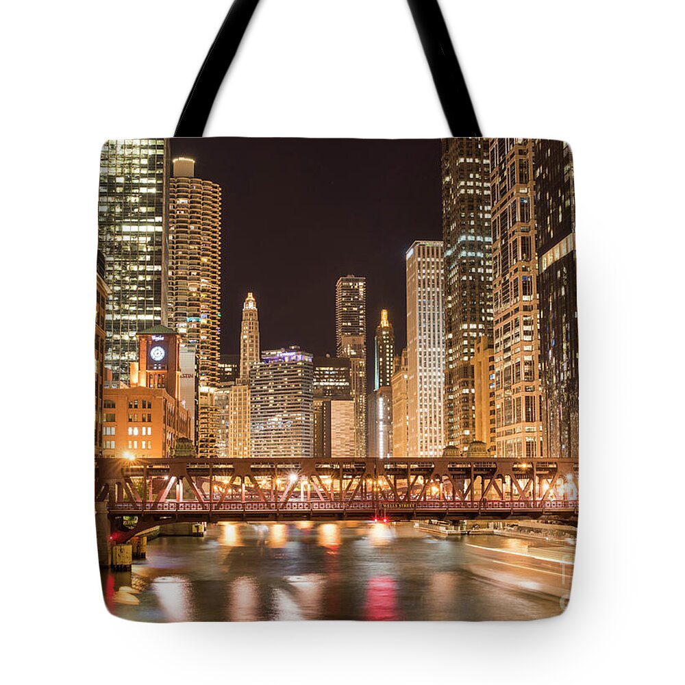 America Tote Bag featuring the photograph Chicago #3 by Juli Scalzi