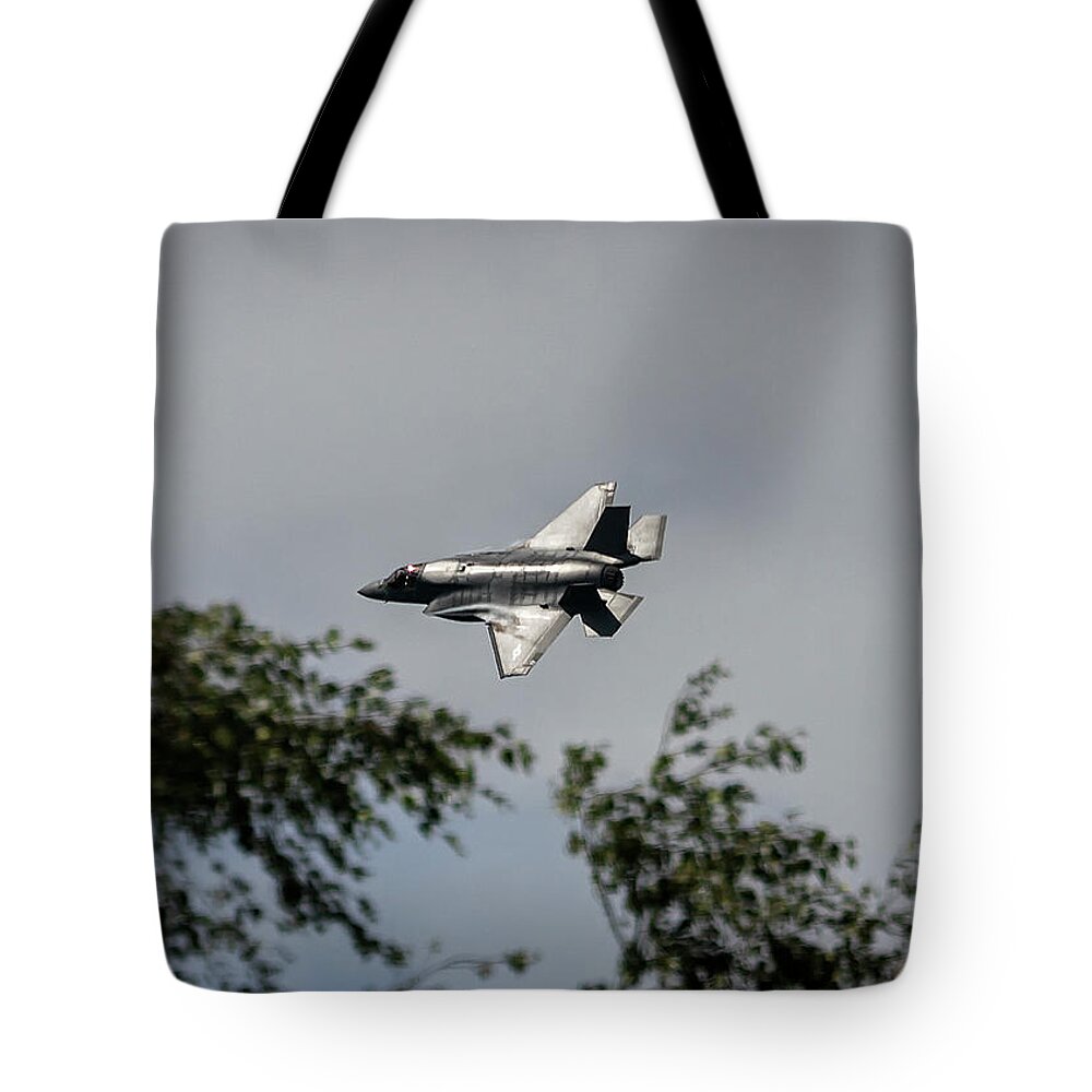 Jet Tote Bag featuring the photograph Lockheed Martin F-35 Lightning II #1 by Shirley Mitchell
