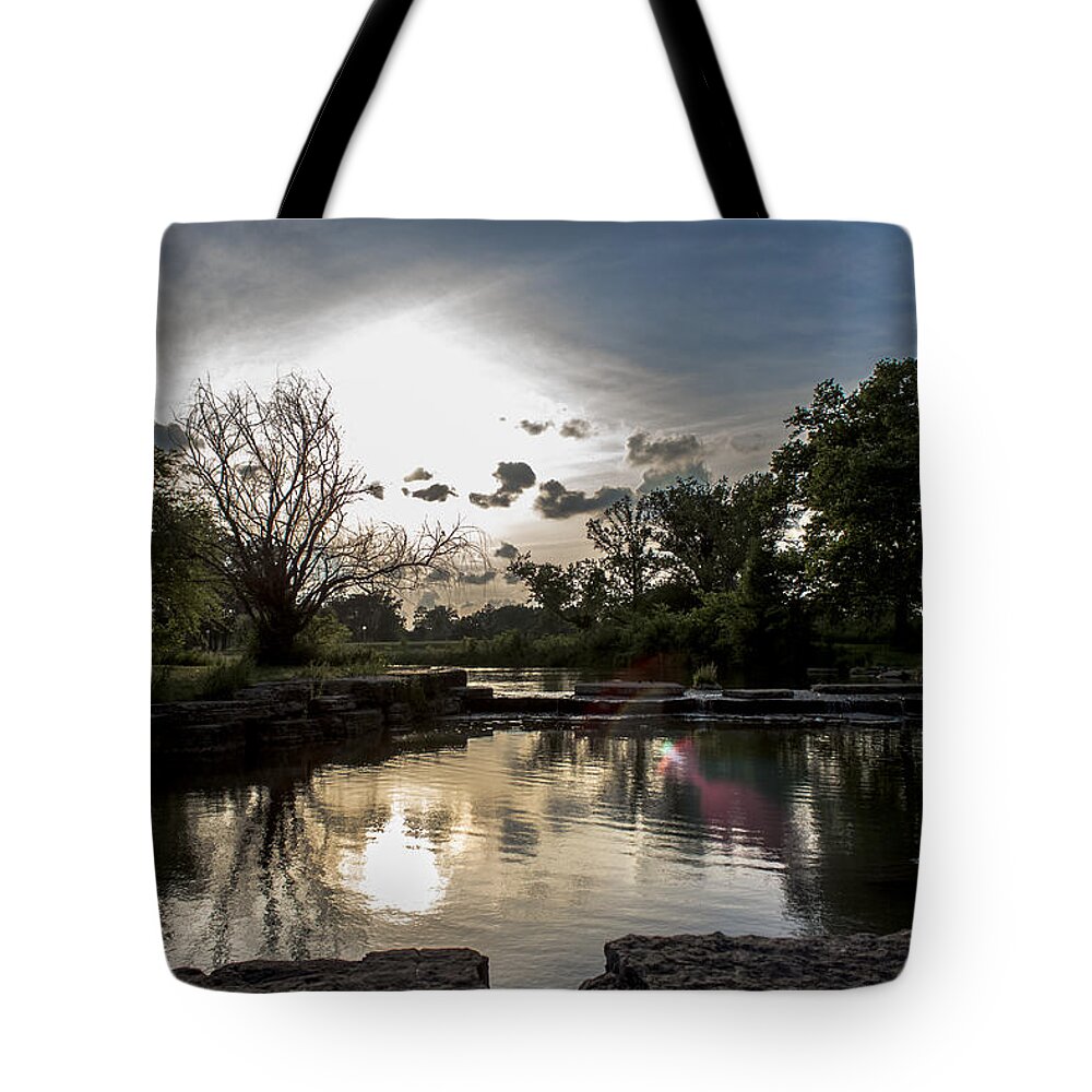 Sunset Tote Bag featuring the photograph Midwest Sunset #1 by Mike Dunn