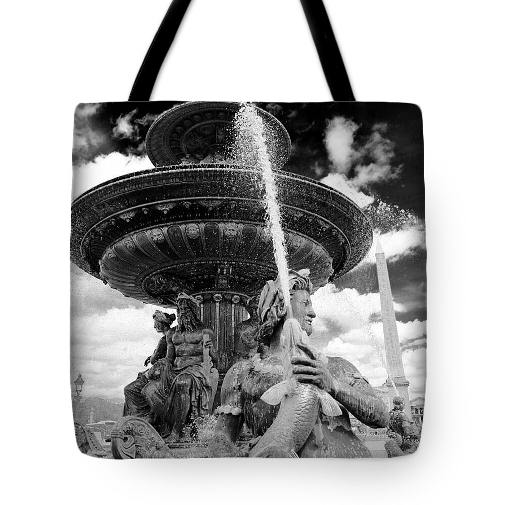 Fountain Tote Bag featuring the photograph Place de la Concorde Fountain #1 by Hermes Fine Art