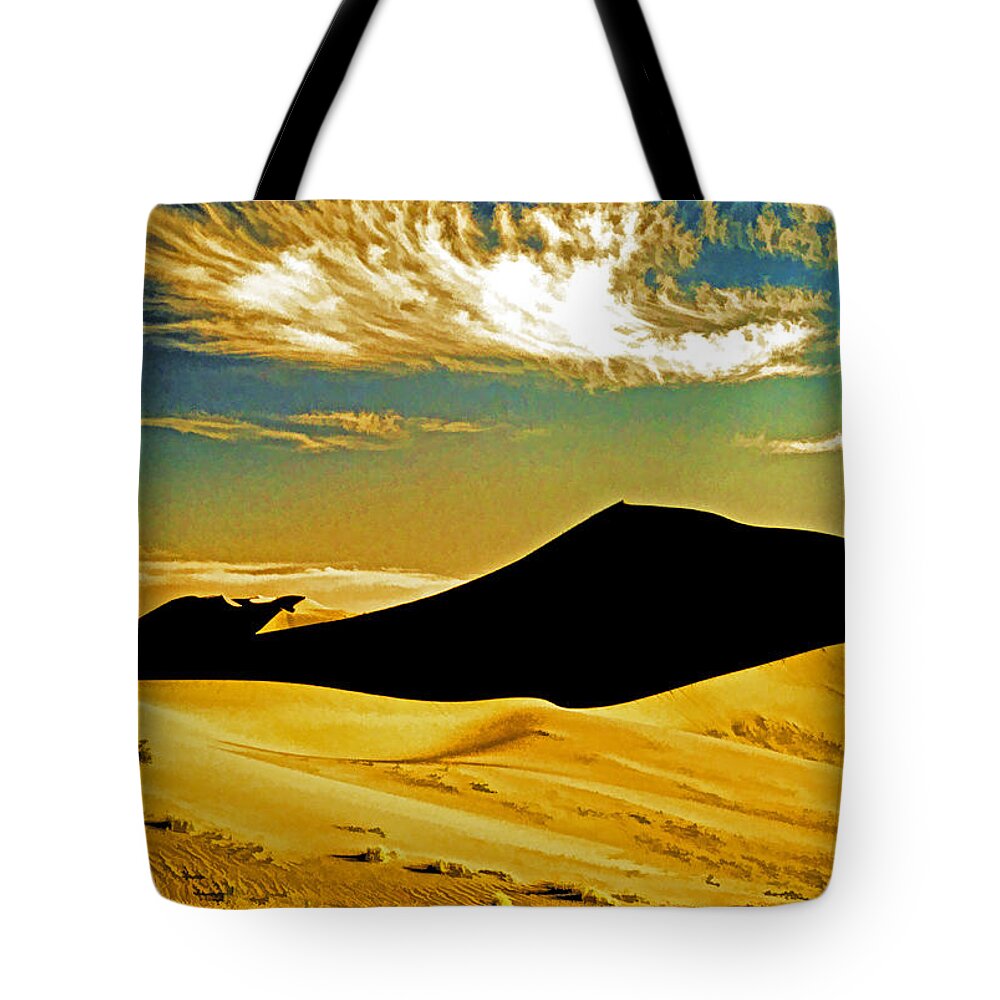 China Tote Bag featuring the photograph Singing Sands #1 by Dennis Cox