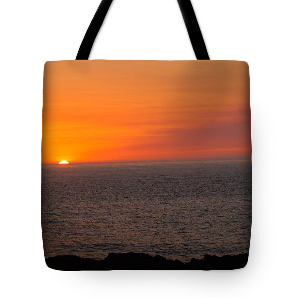 Highway 101 Tote Bag featuring the photograph Sundown on the Oregon Coast by Beth Collins
