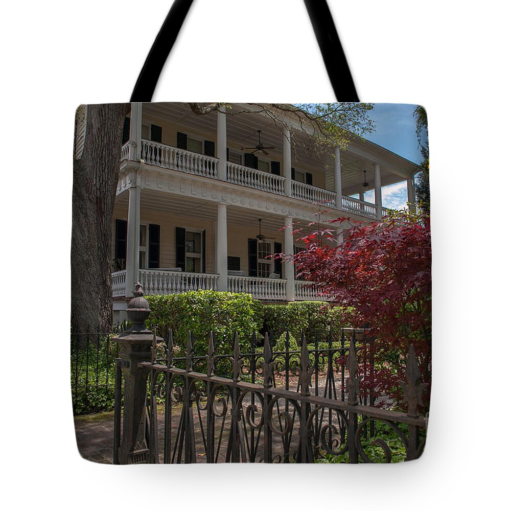 The Governor's House Inn Tote Bag featuring the photograph The Governors House Inn by Dale Powell