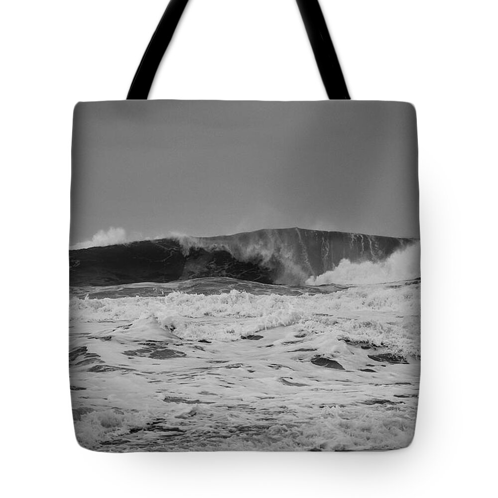 The Lost Coast Tote Bag featuring the photograph The Pacific Ocean #1 by Maria Jansson