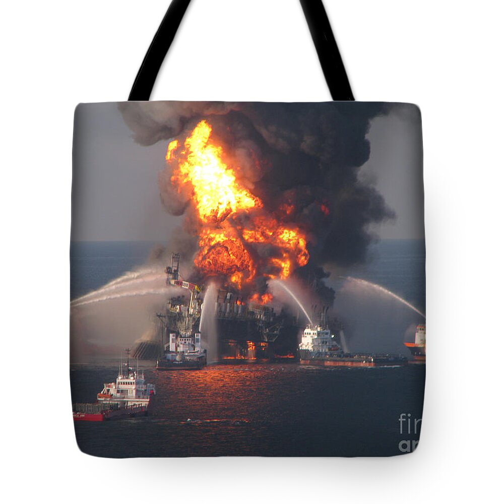 Oil Spill Tote Bag featuring the photograph Deepwater Horizon Fire, April 21, 2010 #2 by Science Source