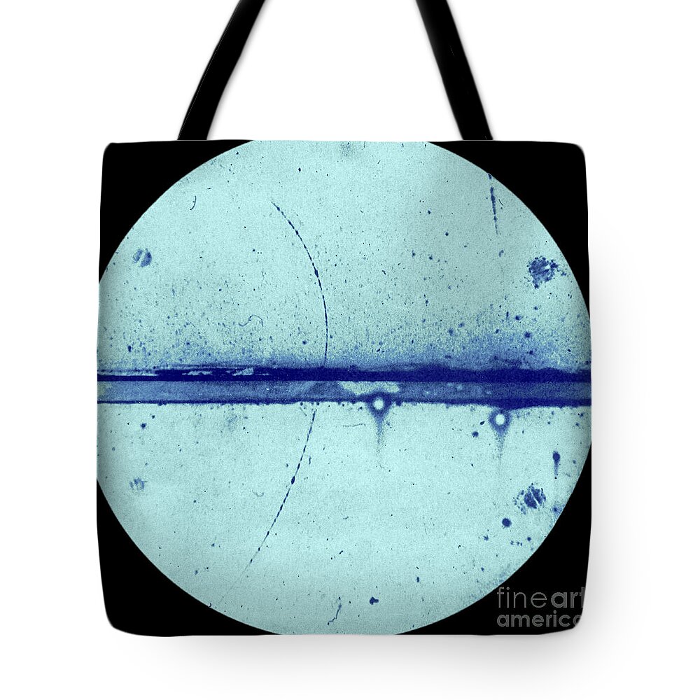 Science Tote Bag featuring the photograph Discovery Of The Positron, 1932 #2 by Science Source