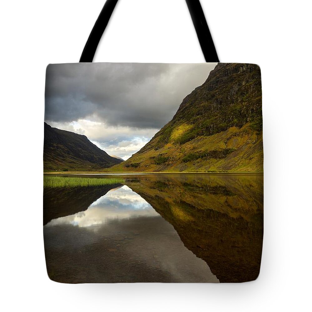 Loch Achtriochtan Tote Bag featuring the photograph Loch Achtriochtan #2 by Stephen Taylor