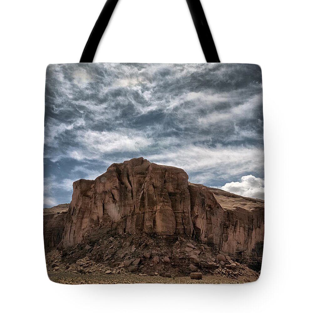 Arizona Tote Bag featuring the photograph The Wall #2 by Robert Fawcett