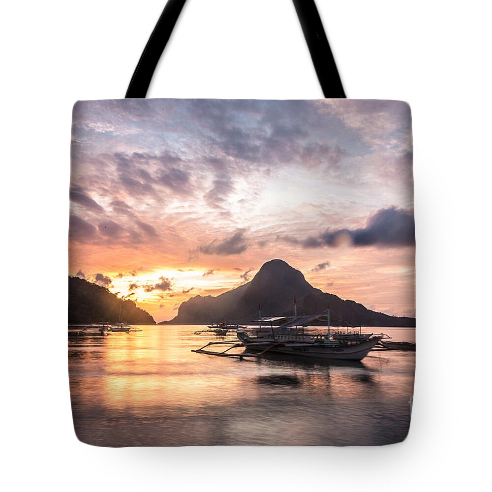 Asia Tote Bag featuring the photograph Sunset over El Nido bay in Palawan, Philippines #3 by Didier Marti