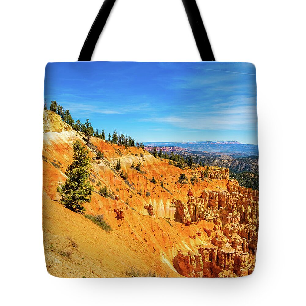 Agua Canyon Tote Bag featuring the photograph Bryce Canyon Utah #7 by Raul Rodriguez