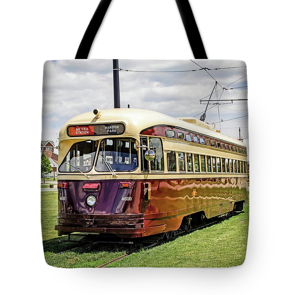 Clean Tote Bag featuring the photograph Trolly car in Kenosha WI #7 by Chris Smith