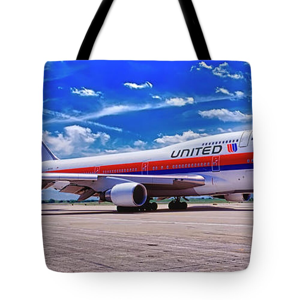747 Tote Bag featuring the photograph 747 Ua White Livery  by Tom Jelen
