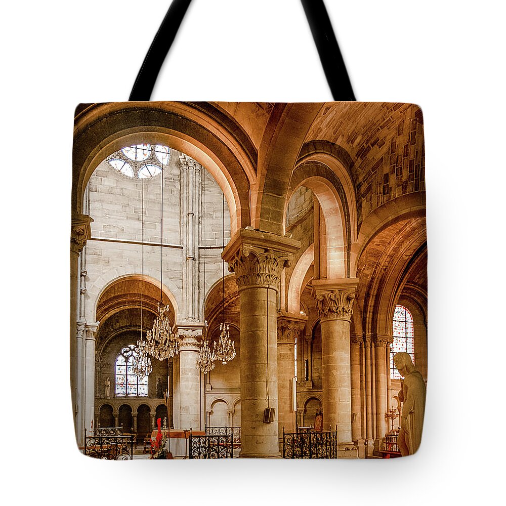 Collégiale Notre-dame De Poissy Tote Bag featuring the photograph Poissy, France - Altar, Notre-Dame de Poissy by Mark Forte