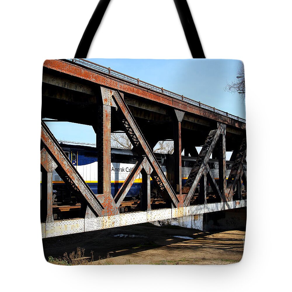 Transportation Tote Bag featuring the photograph Amtrak California Crossing The Old Sacramento Southern Pacific Train Bridge . 7D11410 by Wingsdomain Art and Photography