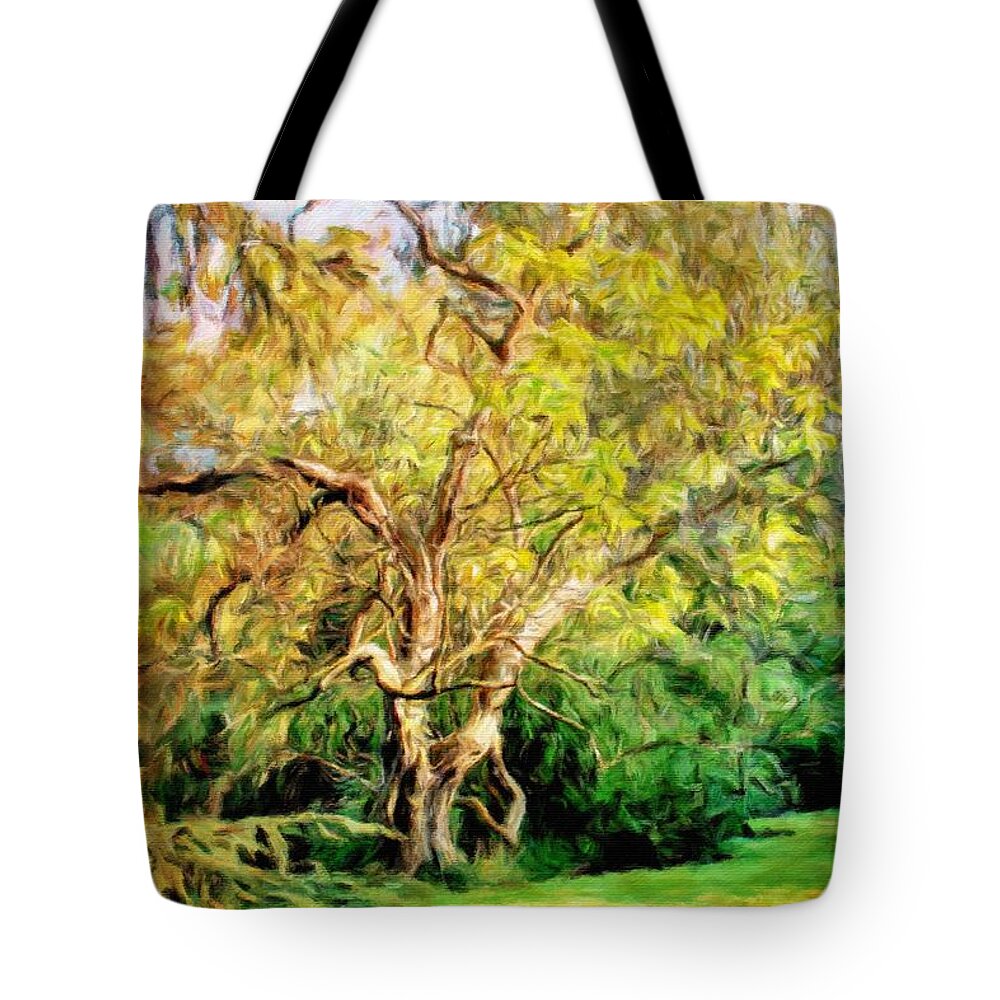 Buckingham Palace Tote Bag featuring the photograph An Aging Royal Resident by Diane Lindon Coy