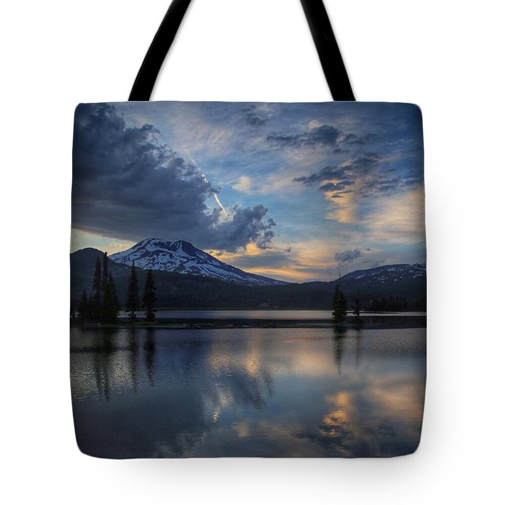 An Evening At Sparks Lake Tote Bag featuring the photograph An evening at Sparks Lake by Lynn Hopwood