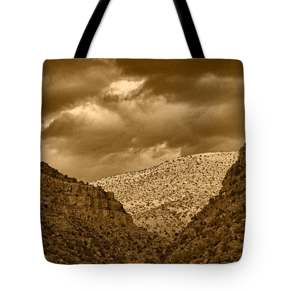 Verde Valley Tote Bag featuring the photograph Antique Train Ride Tnt by Theo O'Connor