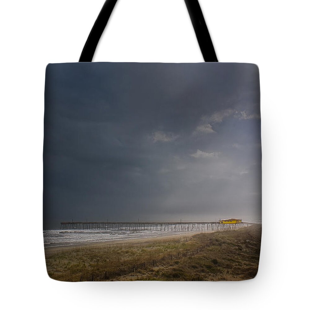 Cape Hatteras Tote Bag featuring the photograph Approaching Thunderstorm by Andreas Freund