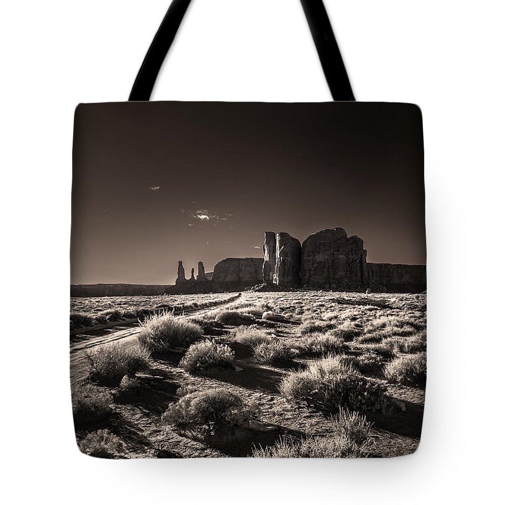 Artist Point To Three Sisters Tote Bag featuring the digital art Artist Point to Three Sisters by William Fields